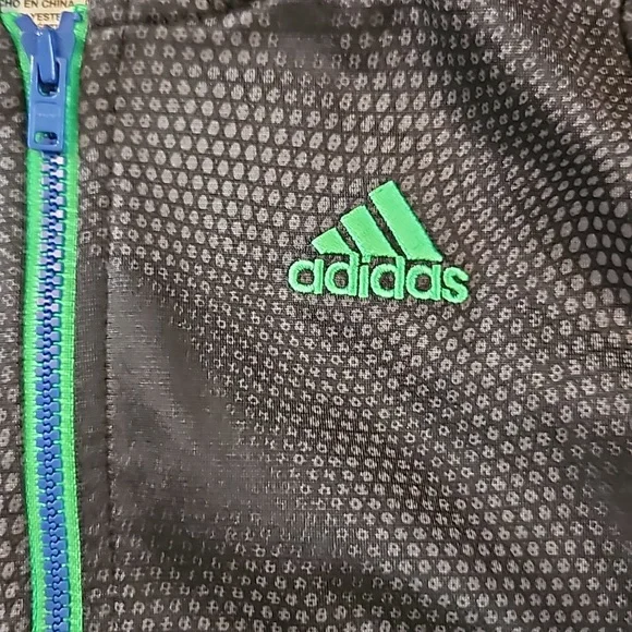 Adidas toddler lightweight jacket with hood - Picture 2 of 4